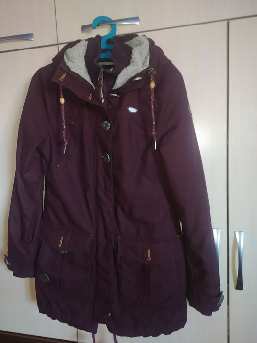 Жіноча осінньо--весняна парка розмір М.