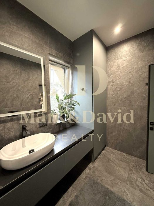 Унікальний будинок з бункером у Віта-Поштова