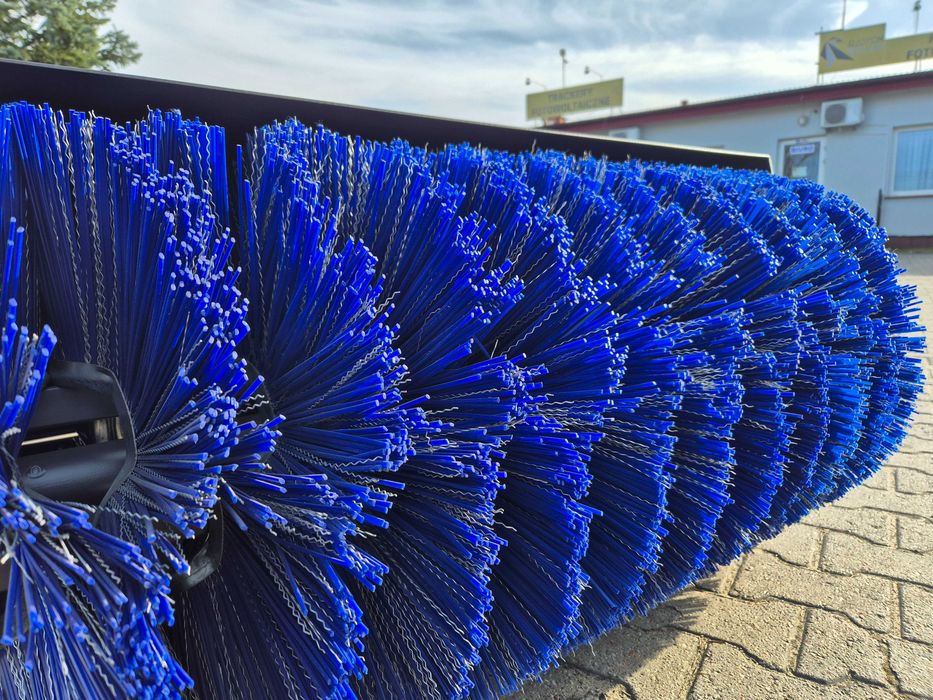 Zamiatarka do ładowarek skid steer,mini-ładowarek lub małych ciągników