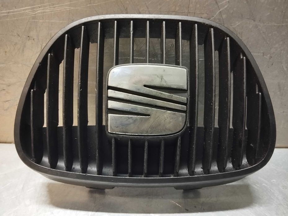 GRELHA DA FRENTE SEAT IBIZA III 6L 6L0853654