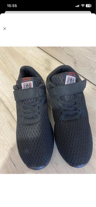 Кросівки дихачючі