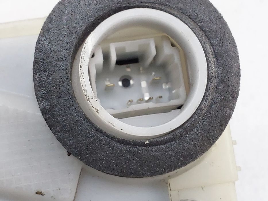 Fechadura / fecho porta frente direito TOYOTA Yaris (_P9_)