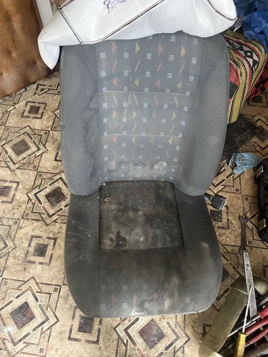 Сидіння на різні автомобілі