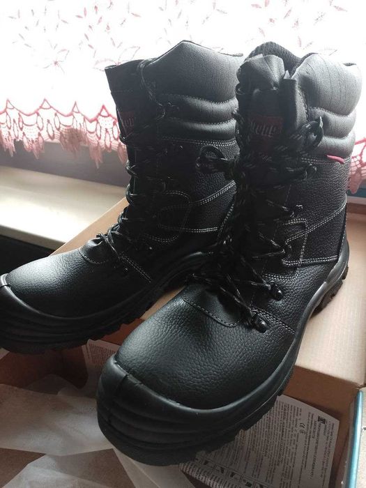 Взуття для роботи