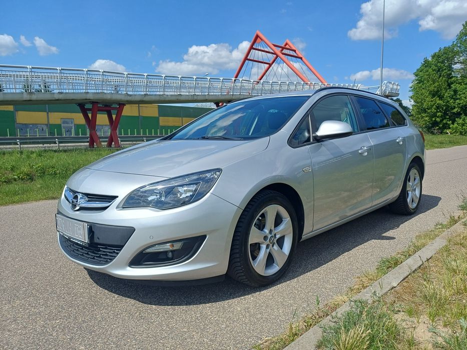 Astra 1.4 T 140 km Cosmo Kamera Zarejestrowany