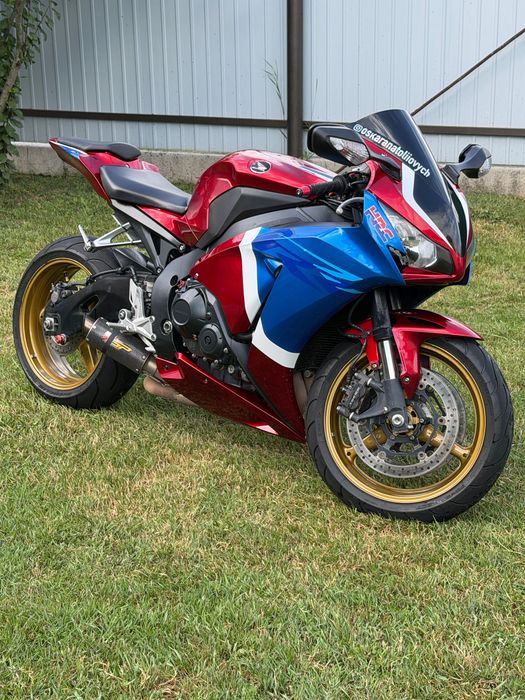 Honda CBR 1000 RR
Fireblade
