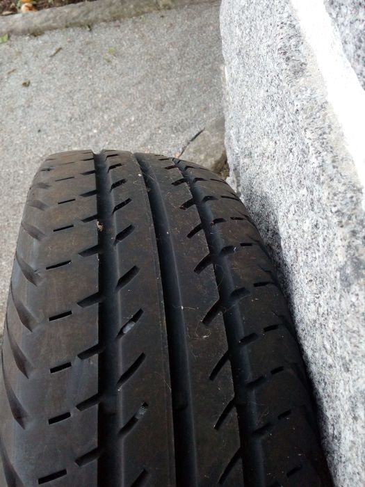 Par de Pneus Comercial Continental - 195 65 R15