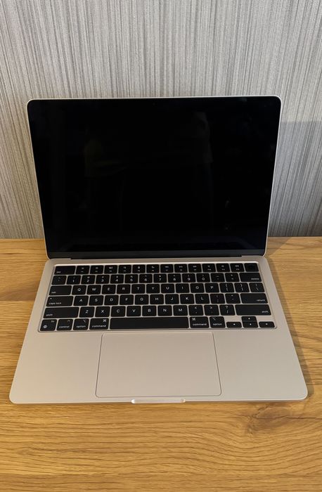 MacBook Air 13 2022 M2/8GB/256GB Starlight A2681