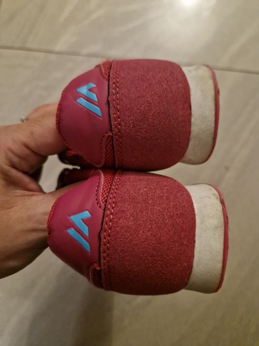 Adidasy Martes 27