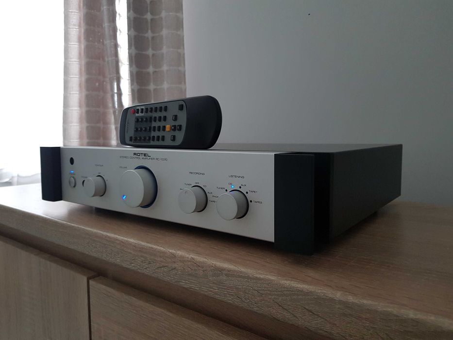 ROTEL RC-1070 - przedwzmacniacz stereo Hi Fi z oryg. pilot