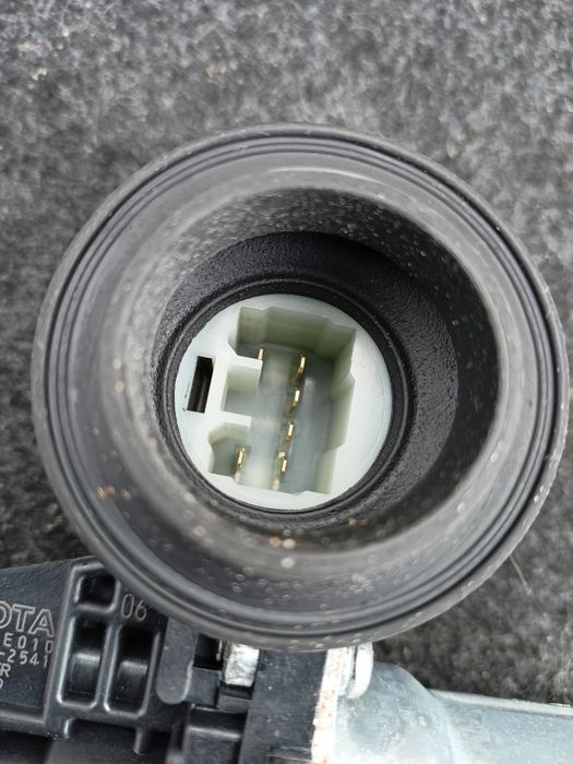 Silniczek podnośnik szyby lewy tył corolla e16 Camry
