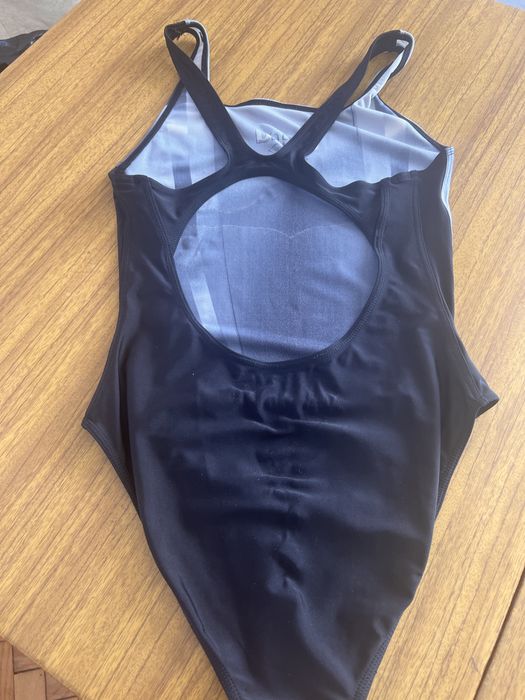 Купальник arena фірмовий