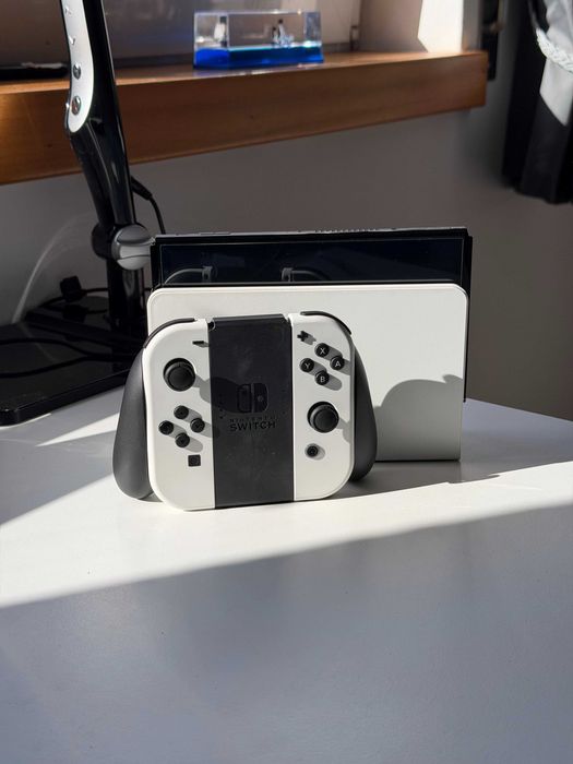 Nintendo Switch OLED White 64 GB