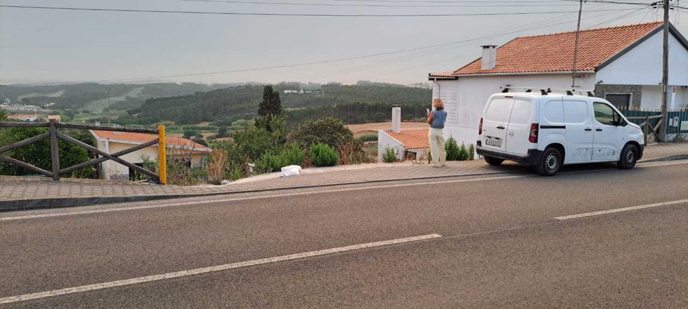 Terreno Urbano 491 m² na Marteleira – Estudo p/ Moradia 300 m² (Lourinhã)