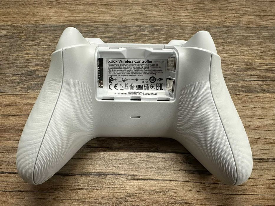 Pad kontroler bezprzewodowy XBOX ROBOT WHITE biały stan bdb gwarancja
