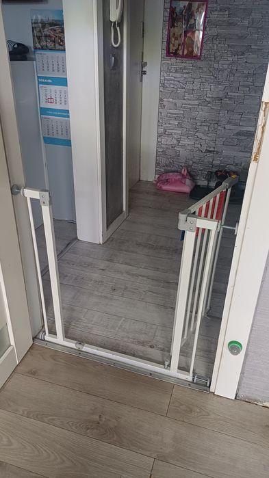 Bramka zabezpieczająca dla dzieci