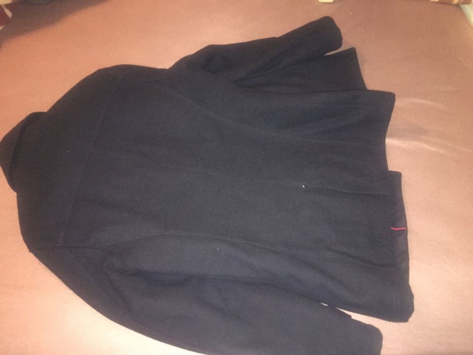 Vende casaco preto novo