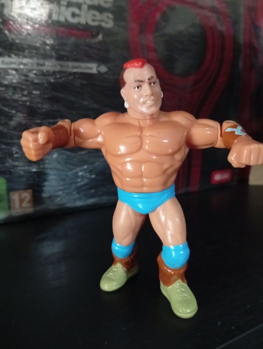 Figura WWF tatanka hasbro