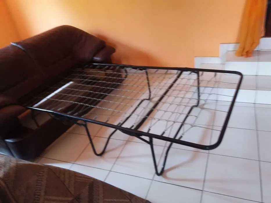 Sofá cama em pele c/colchao e poltrona