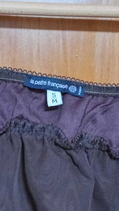 Top castanho em organza