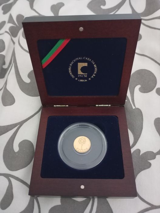 Moeda de escudo em Ouro