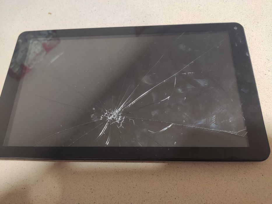 Selling 2 Tablets with Broken Glass64550167980419121