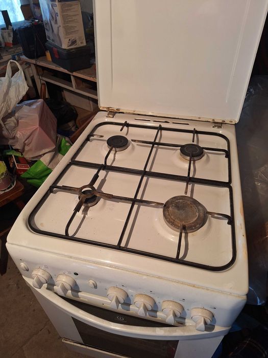 Kuchenka gazowo-elektryczna Indesit 50 cm – sprawna, piekarnik elektryczny