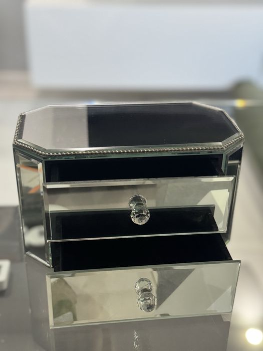 Elegancka lustrzana szkatułka/mini komódka z 2 szufladkami Glamour