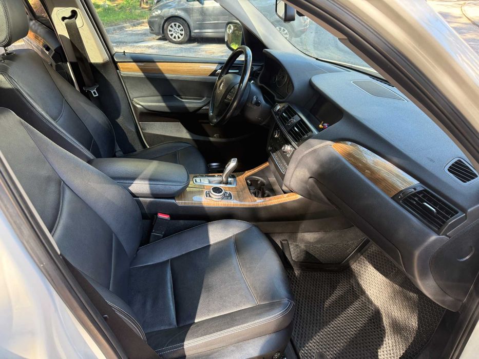 продам свою BMW X3 2013