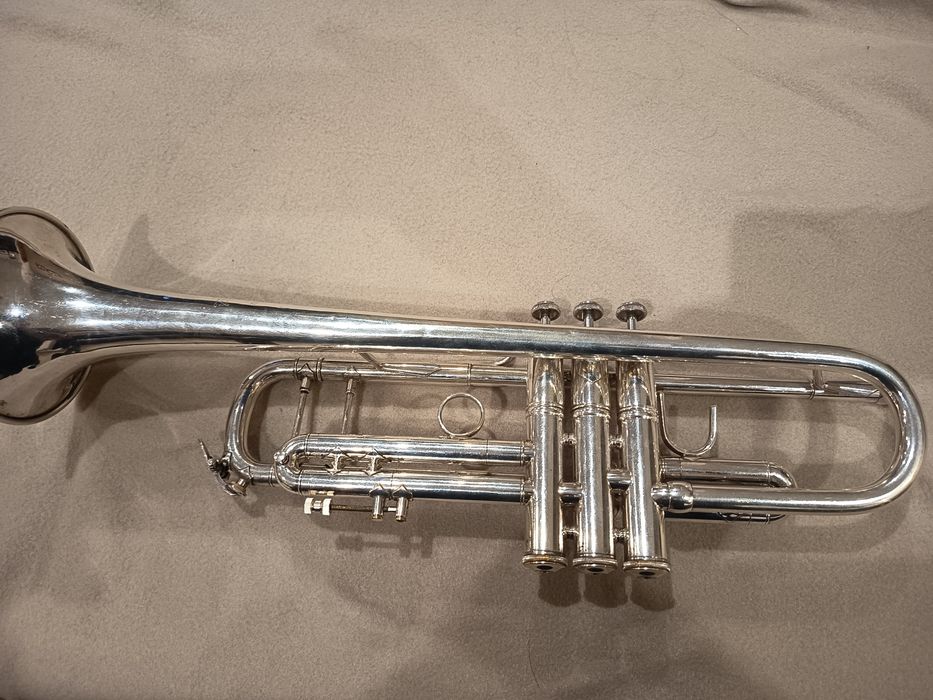 Trompete Bach Stradivarius modelo 37