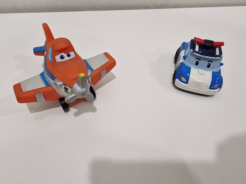 игрушки робокар Поли и Дасти