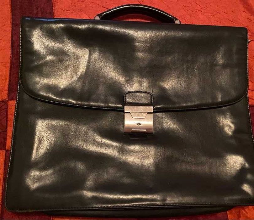 Mala Preta em Pele [Usada]