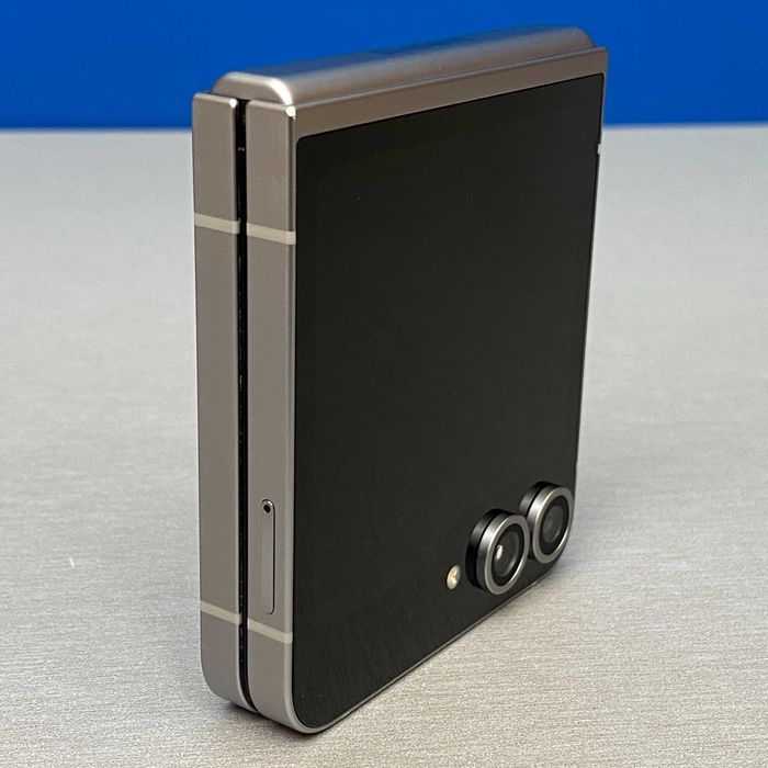 Samsung Galaxy Z Flip6 (12GB/256GB) - Silver