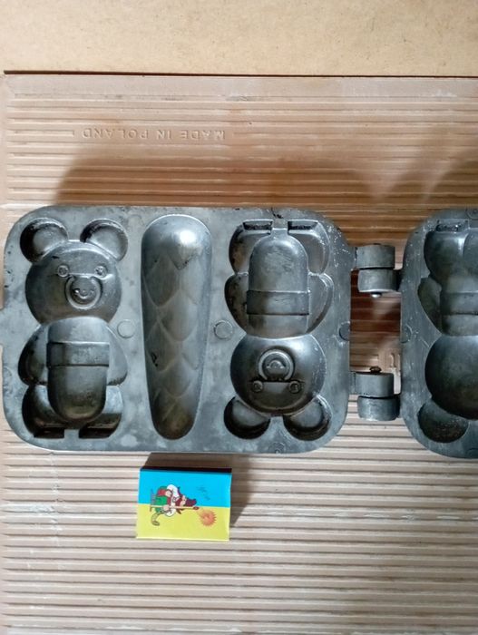 Вафельница.Мишки и шишки.