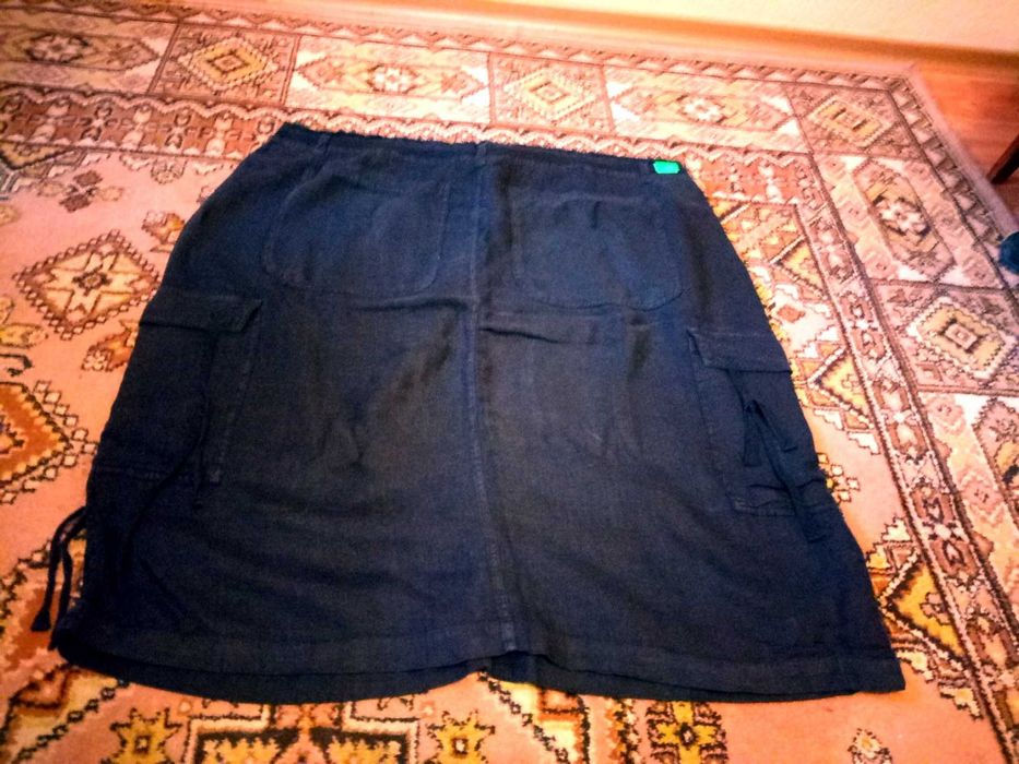 Спідниця великого розміру.