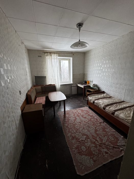 Продам 1 ком. Каменское левый берег 6 этаж (9мик. Общежитие)