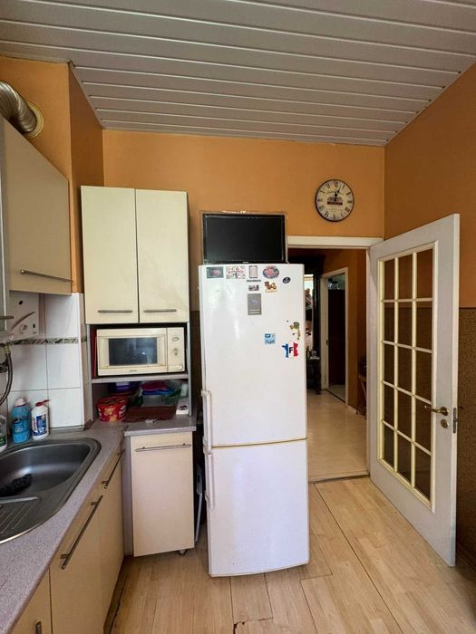 Продам 3 к. квартиру на вул. Жуковського 2Б