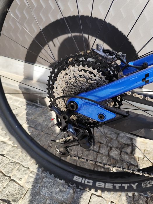 Cube stereo 140 Action team