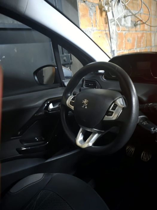 Peugeot 208 1.4 hdi