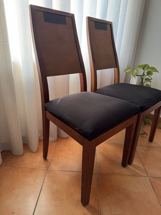Cadeiras de madeira
