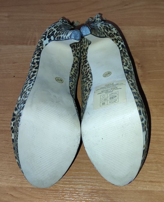 Botki na szpilce i platformie w panterkę ATMOSPHERE, BDB, r. 37/24 cm