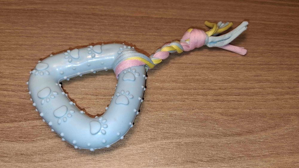 Gryzak Dla Psa Trójkąt Gumowy Sznurek