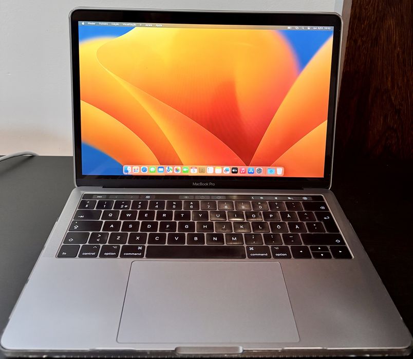 MacBook Pro 2017 i7 | 16GB RAM | 512GB SSD | Touch Bar