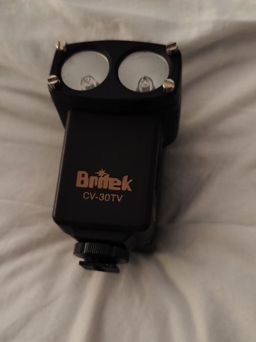 Flash Sunpak auto 24 DX + Iluminador Britek CV-30TV