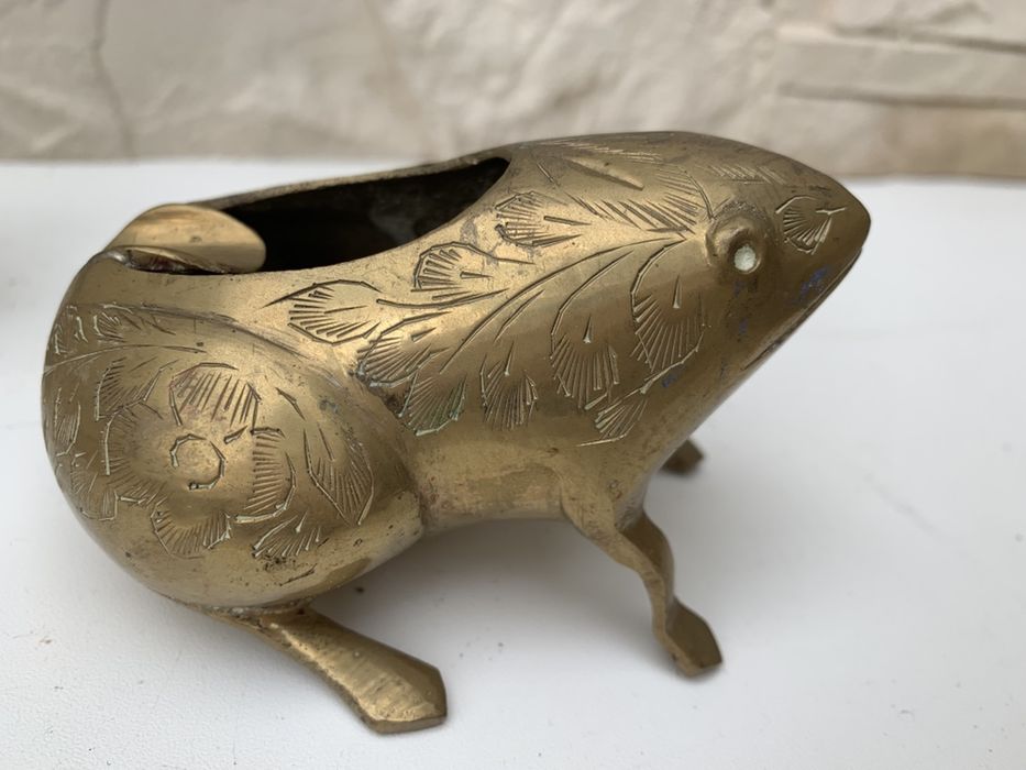 2szt popielniczka mosiężna kangur żaba ropucha z mosiądzu