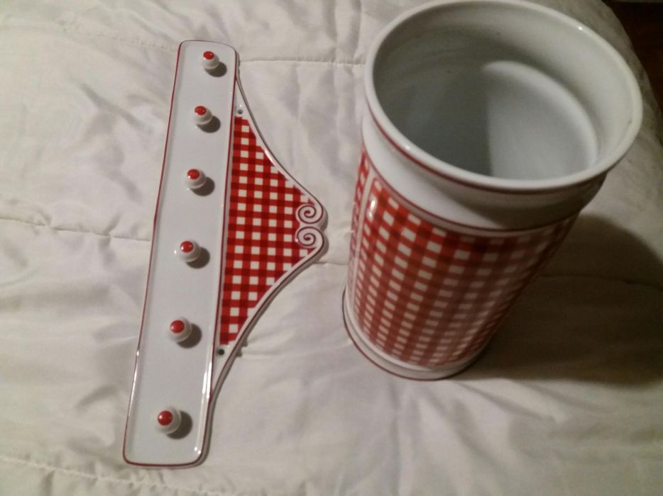 Jarra e cabide cozinha