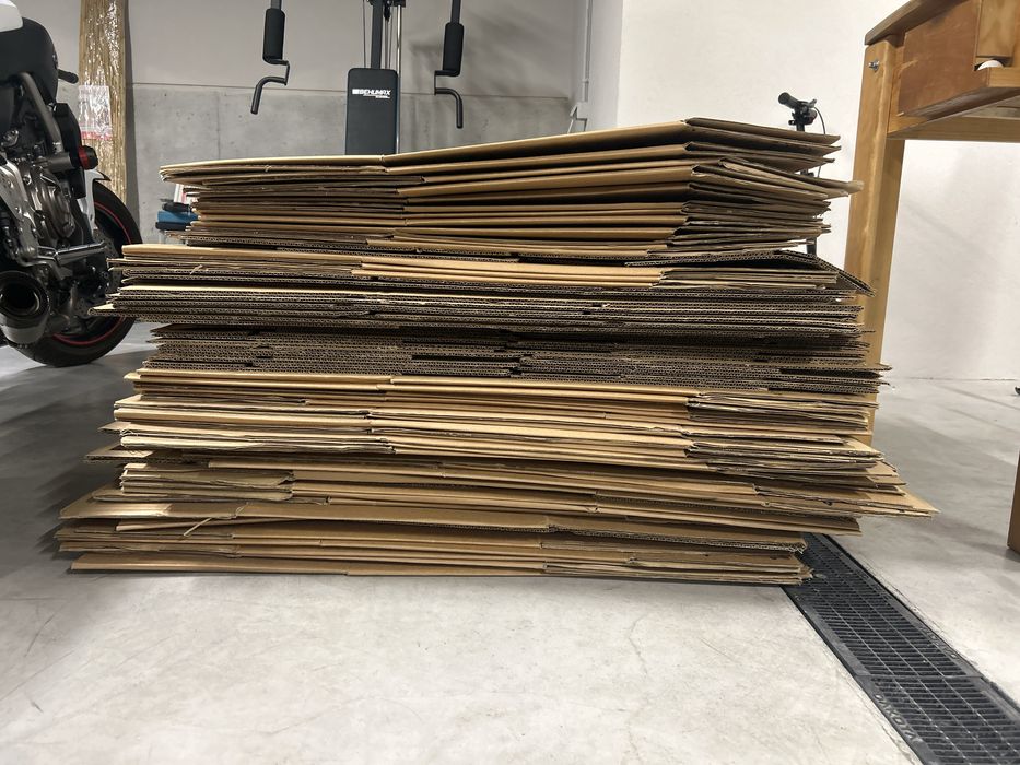 62 moving boxes (caixas IKEA)