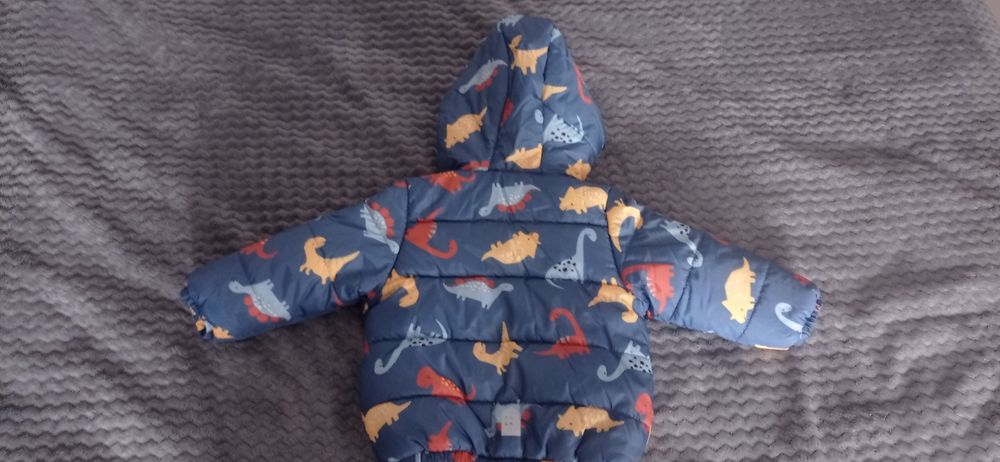 Kurtka zimowa firmy 5 10 15, 74 dinozaury