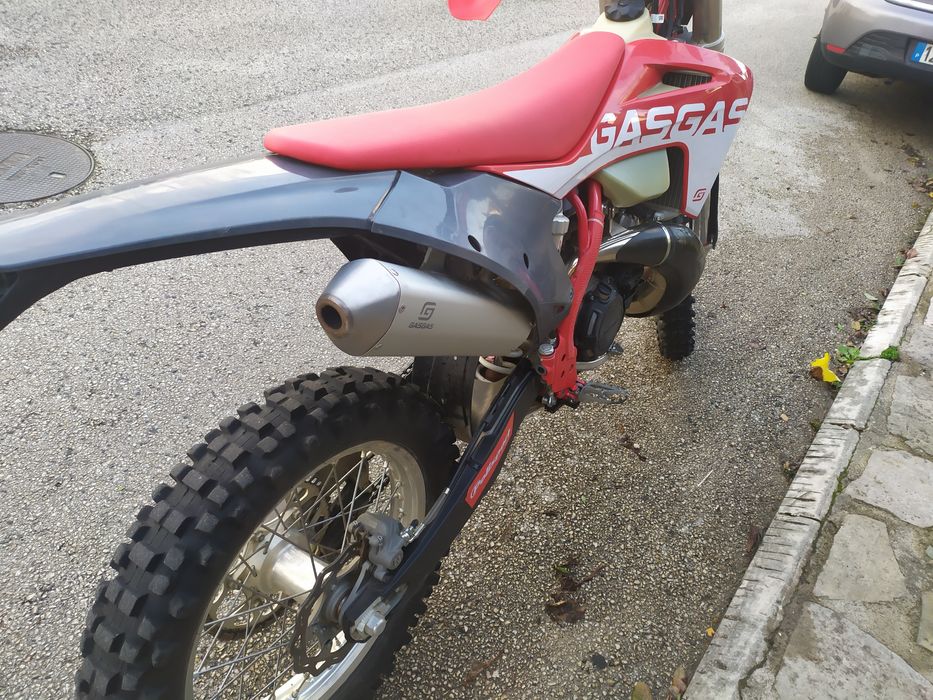 Gasgas EC 250 tpi ano 2021 Yamaha WR 450 ano 2016