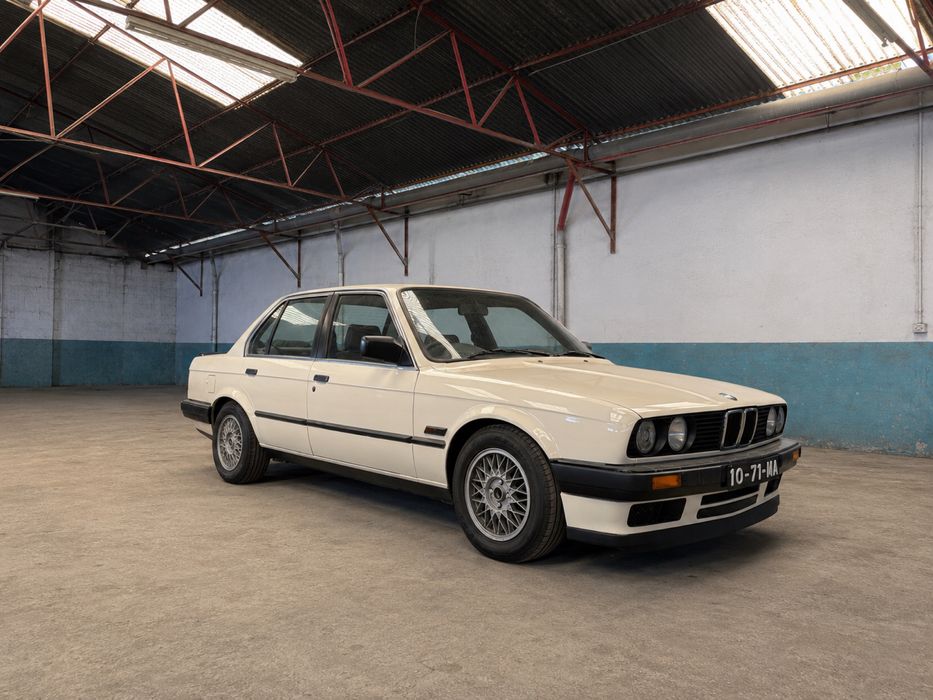 BMW e30 316 baixa quilometragem